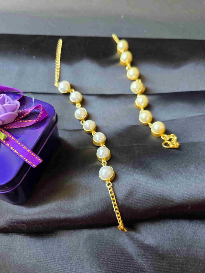 Samaira Pearl Bracelet