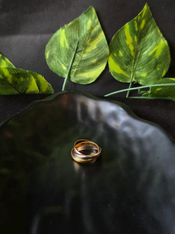 Triavelle Ring