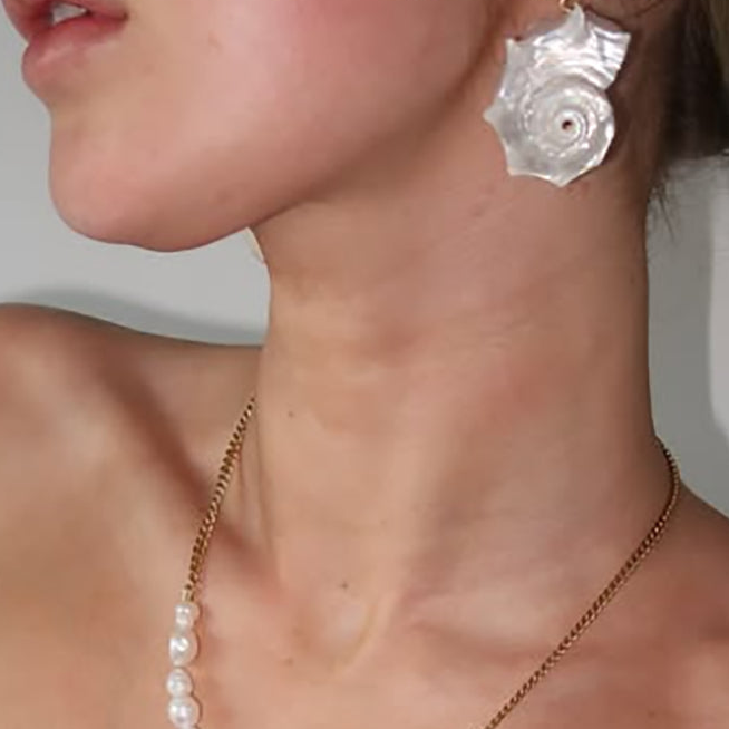 Maravelle Shell Hoops