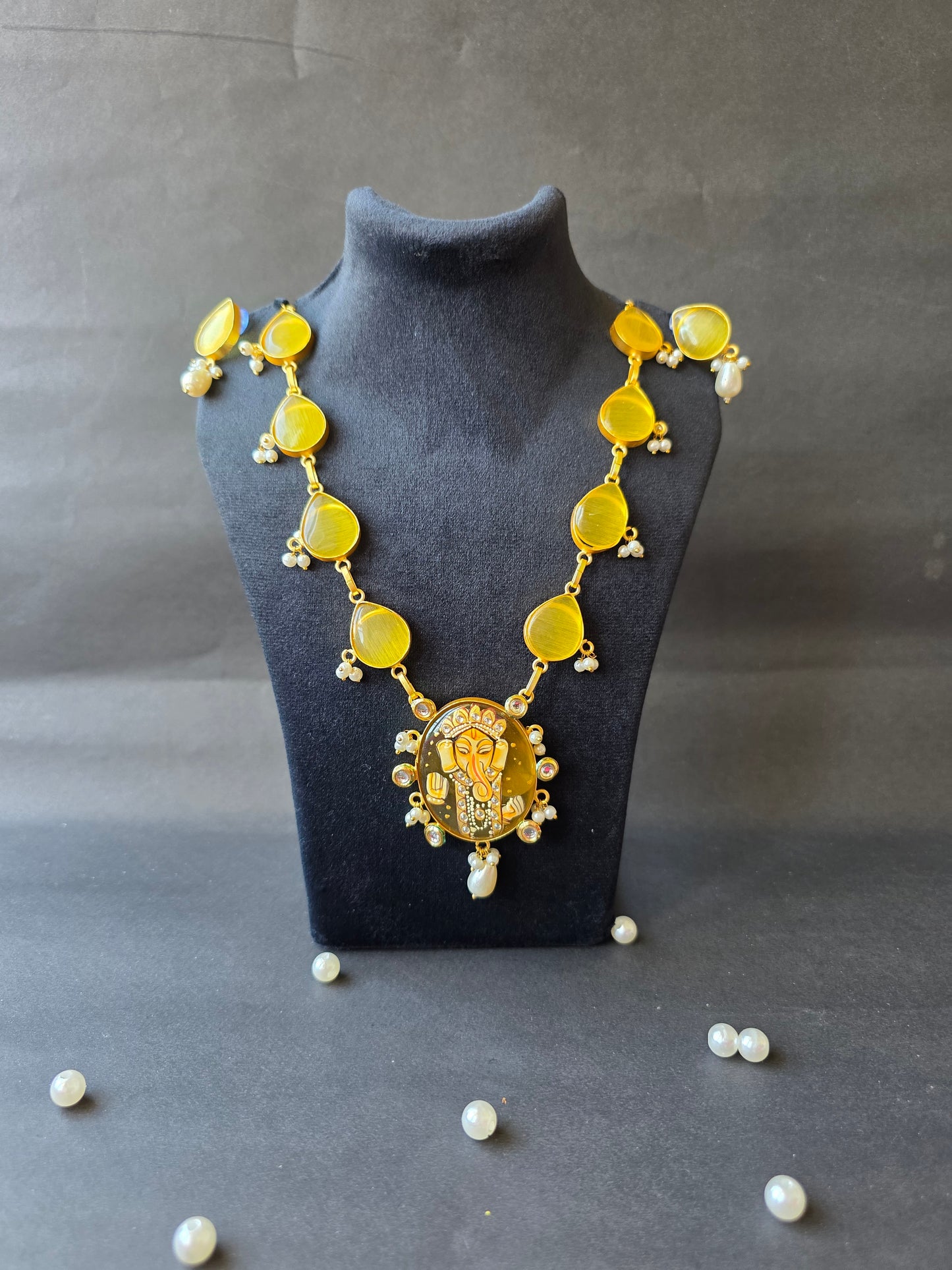 Morya Necklace Set