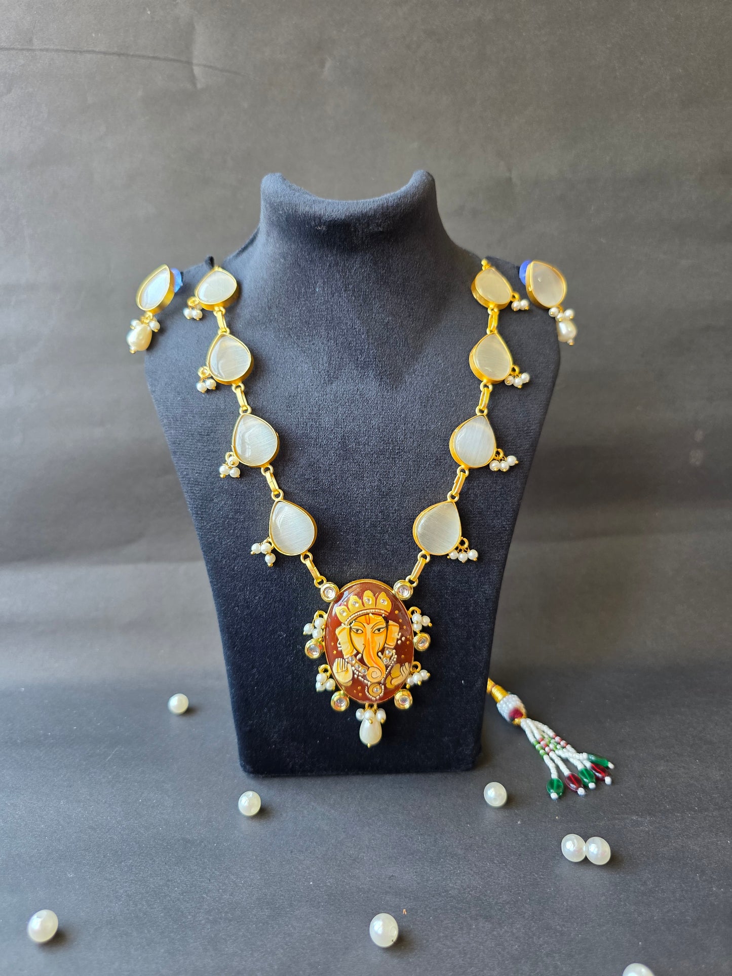 Morya Necklace Set