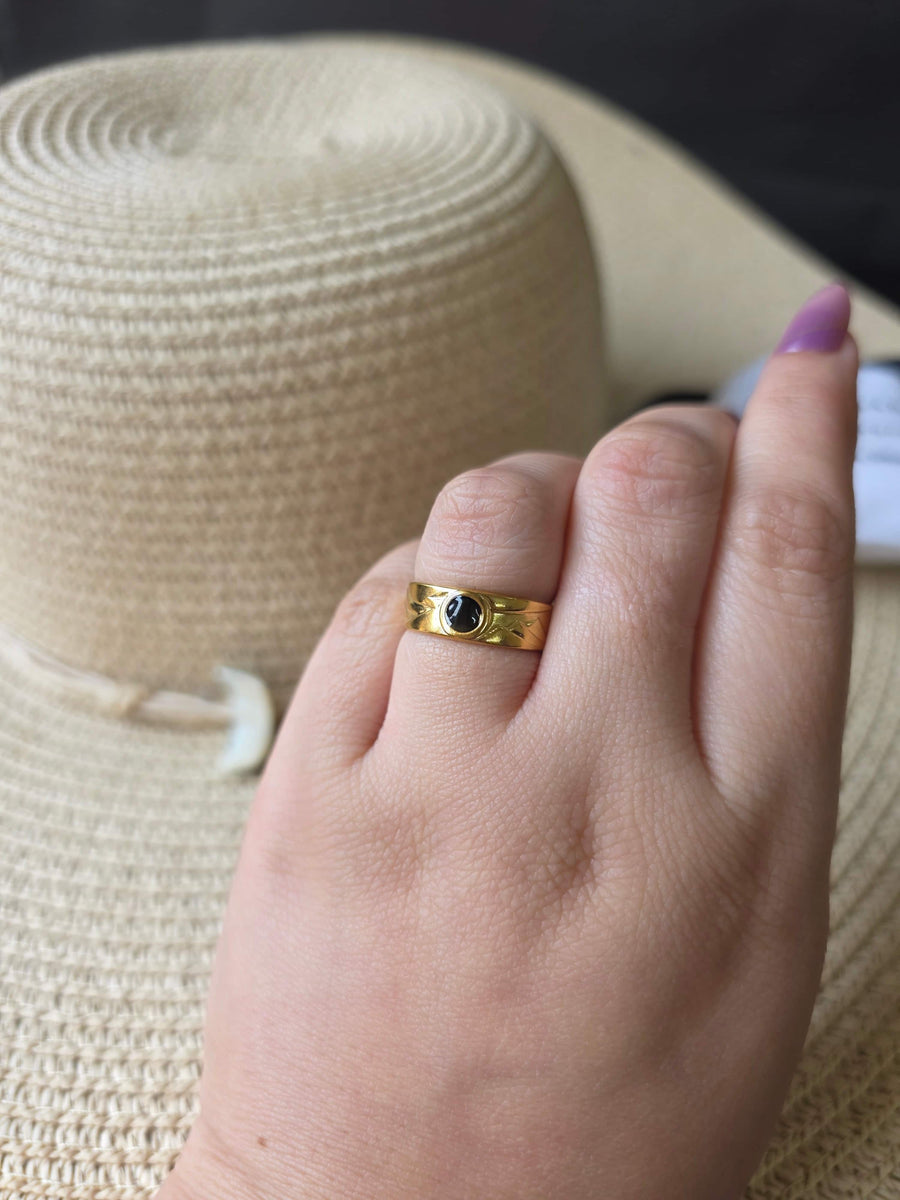 Aurenyx Noir Ring