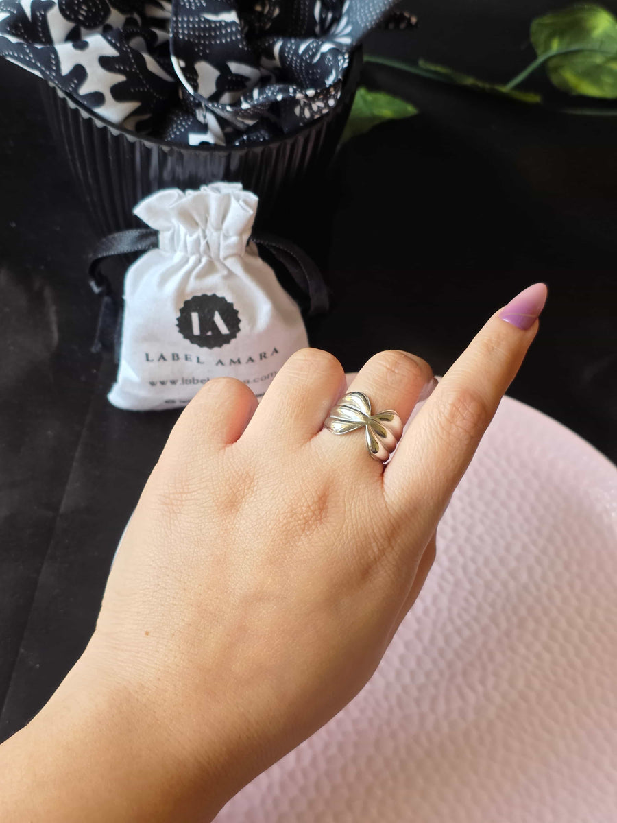 Solayne Crest Ring