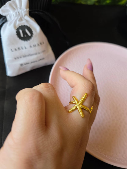 Delyra Ring
