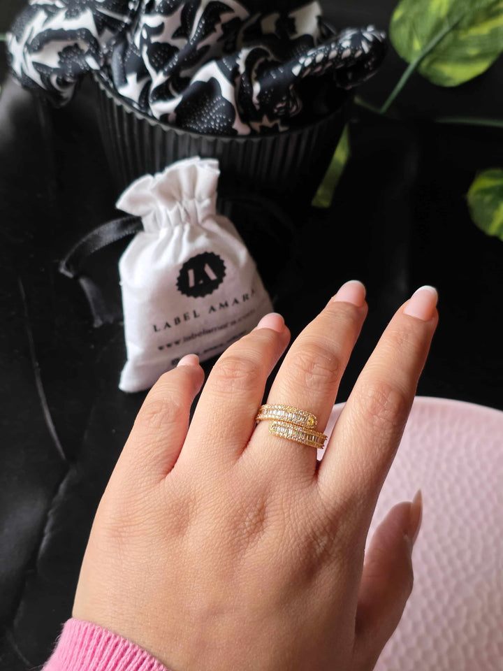 Elairen Curve Ring