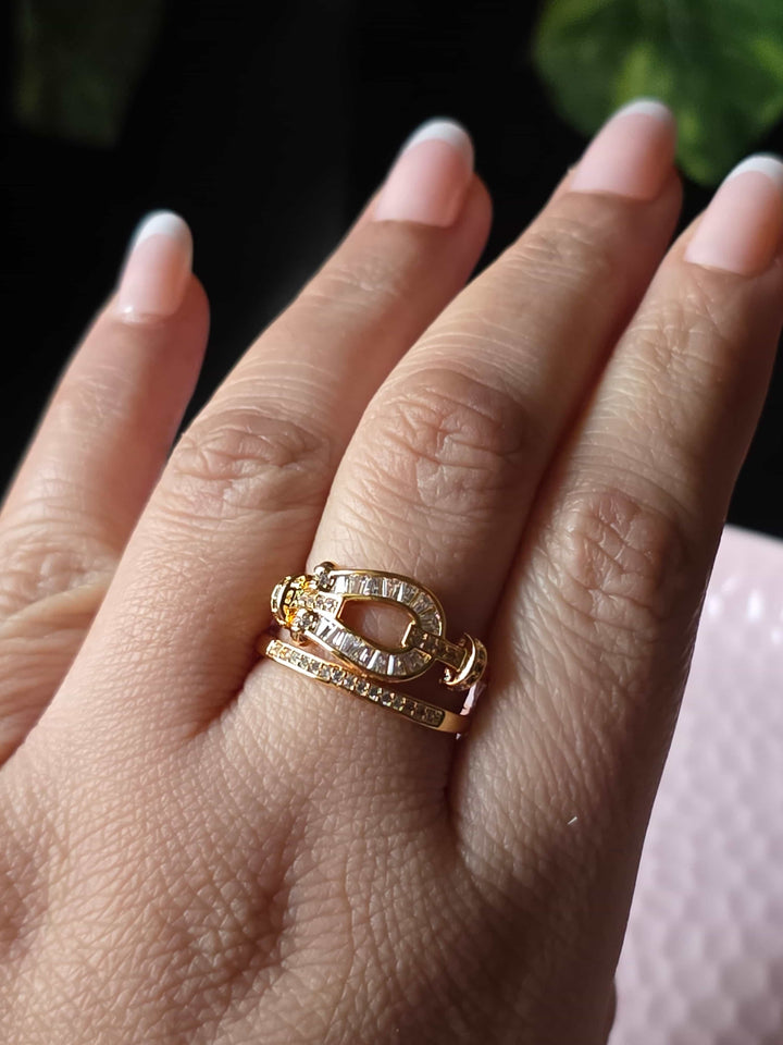 Valenne Buckle Ring