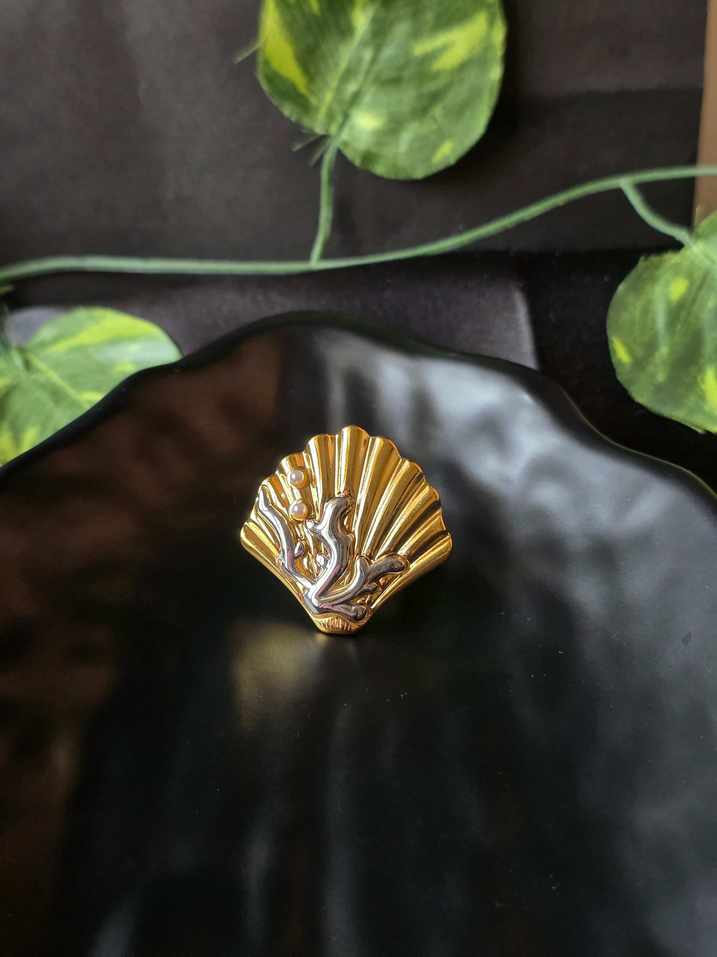 Marivelle Crest Ring