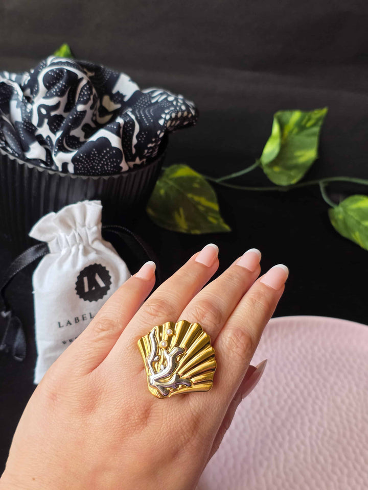 Marivelle Crest Ring