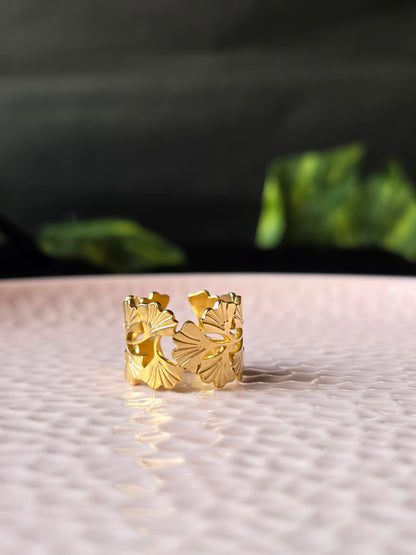 Vionne Leaflet Ring