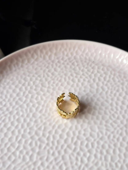 Vionne Leaflet Ring