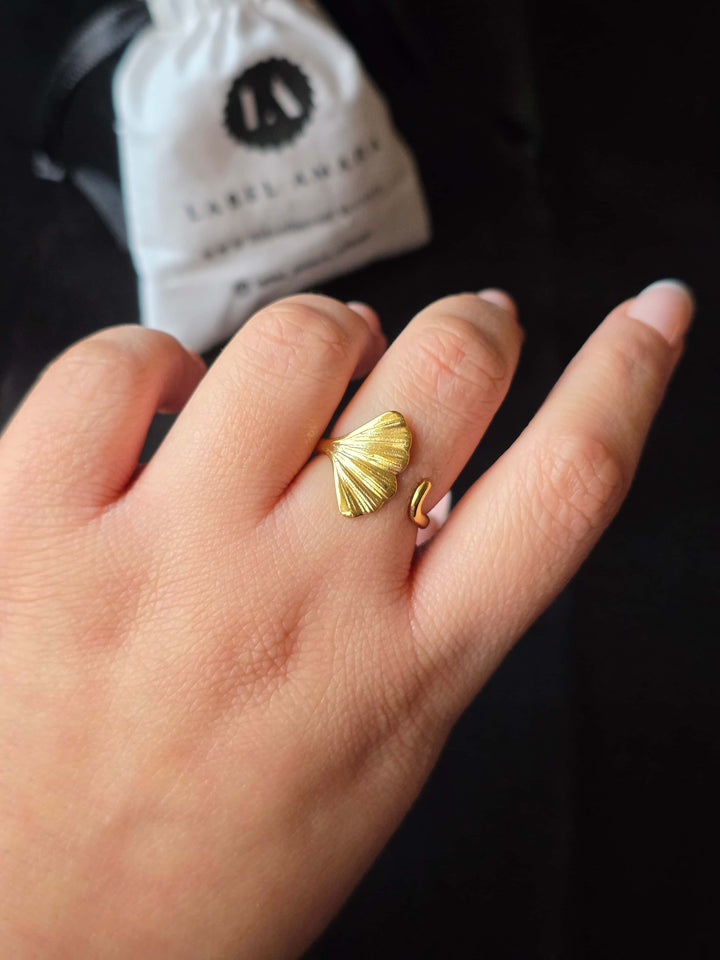 Auren Leaf Ring