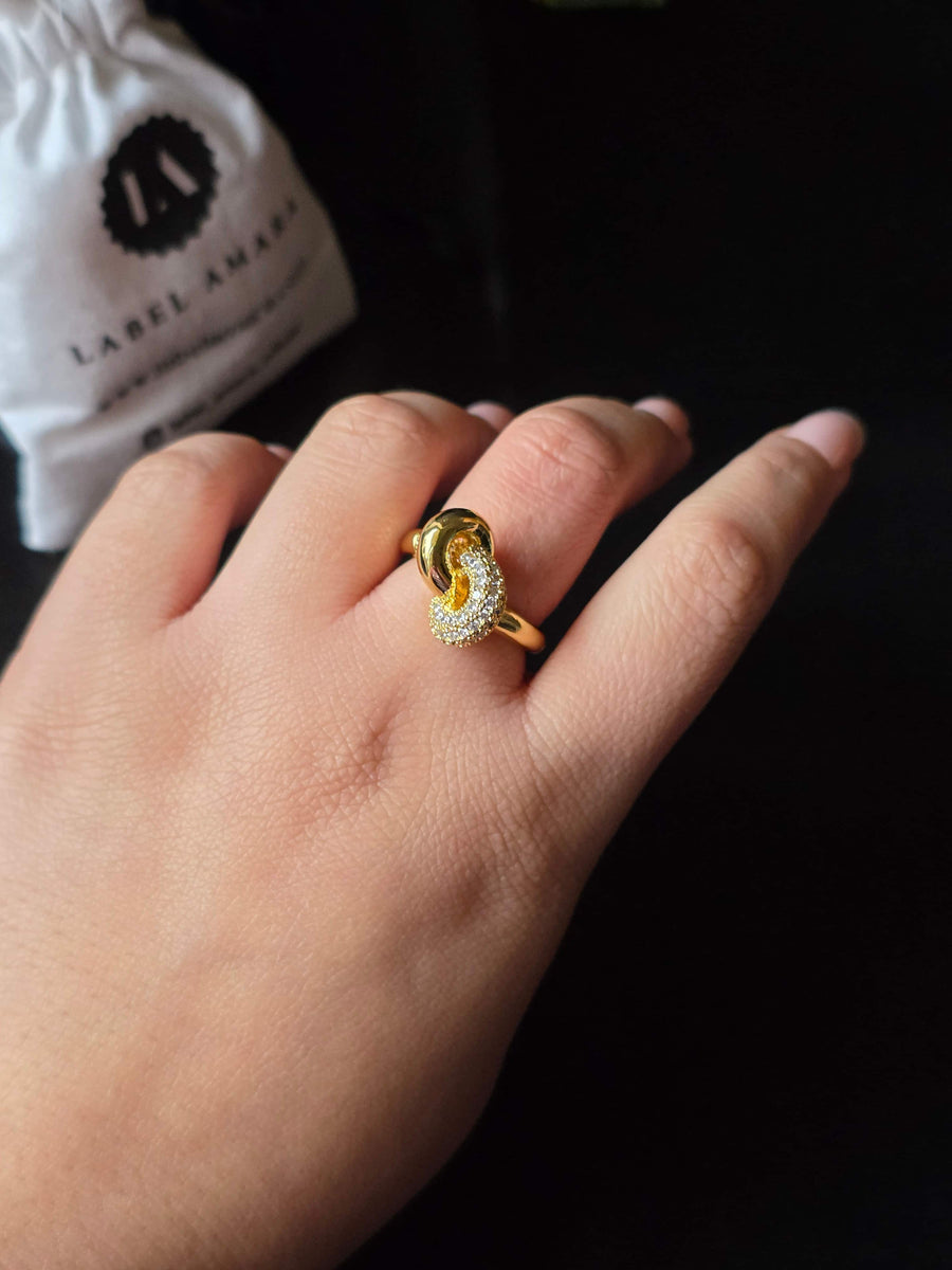 Caelis Twist Ring