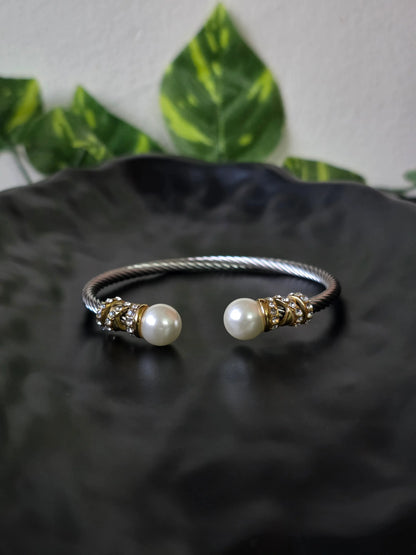 Chandrika Pearl Cuff