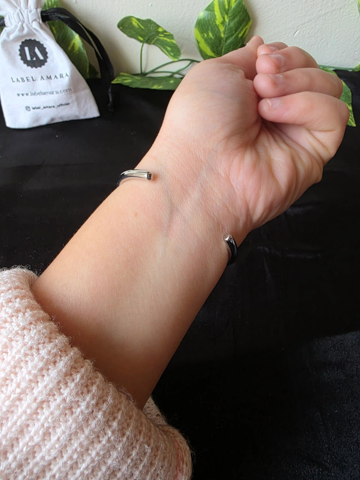 Linea Open Bangle