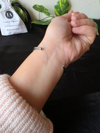 Linea Open Bangle