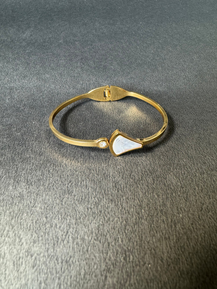 Elegant Edge Triangle Bracelet