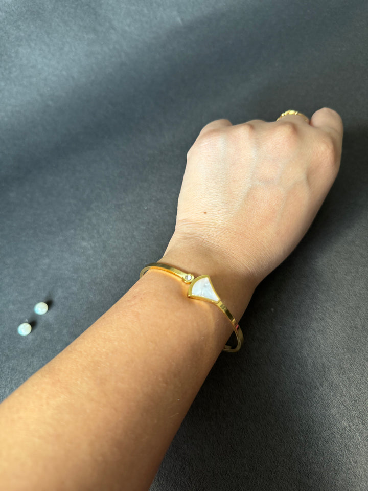 Elegant Edge Triangle Bracelet