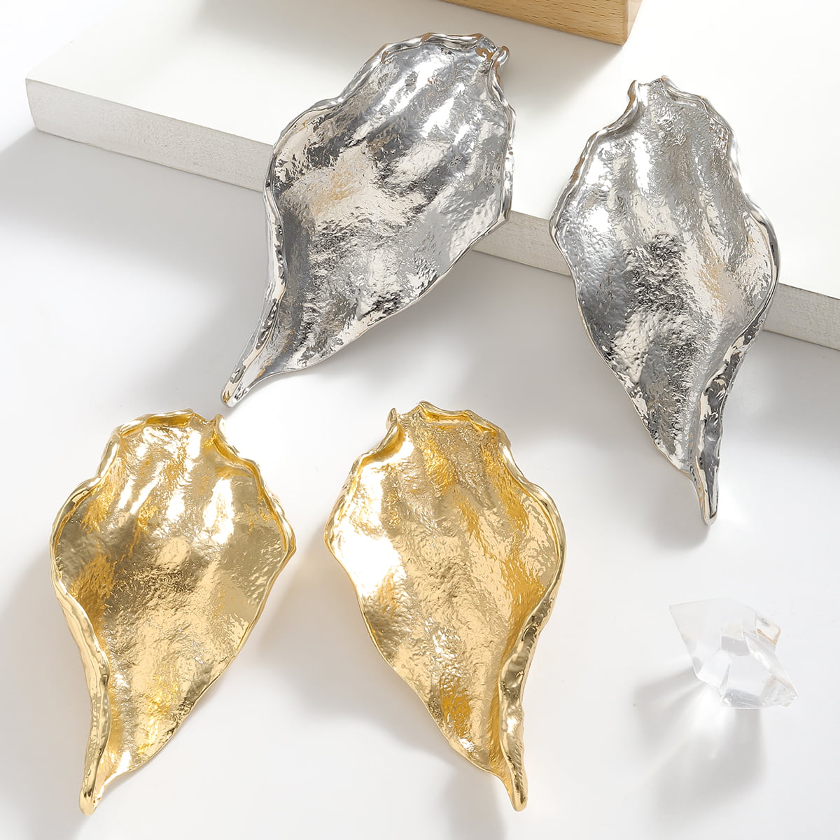 Solviane Leaf Earrings