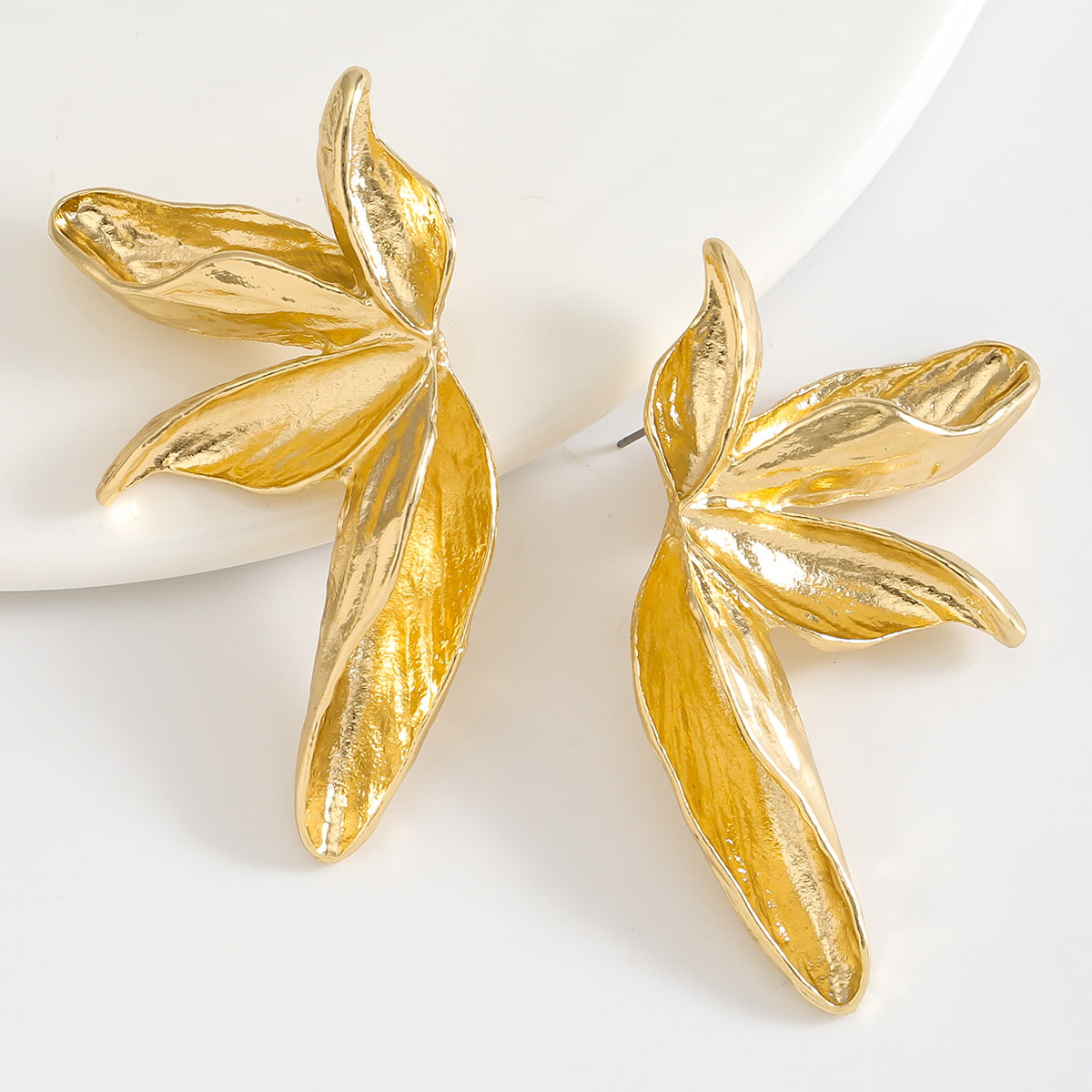 Elorine Veil Stud Earrings