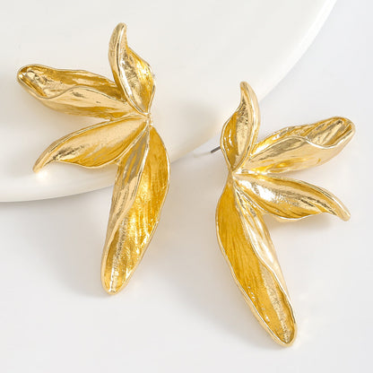 Elorine Veil Stud Earrings