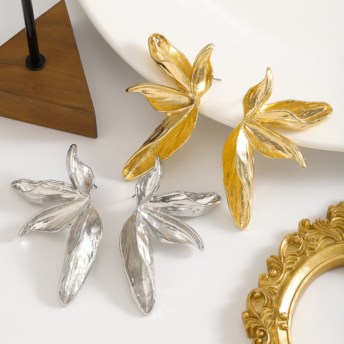 Elorine Veil Stud Earrings