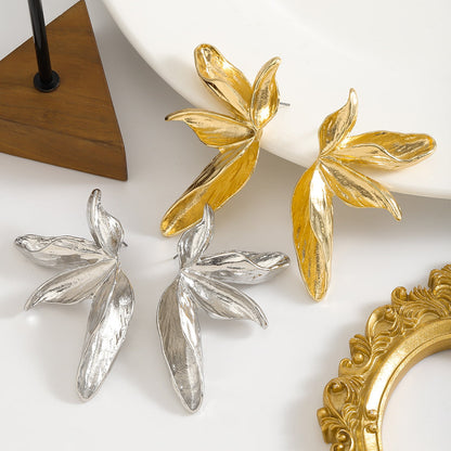 Elorine Veil Stud Earrings