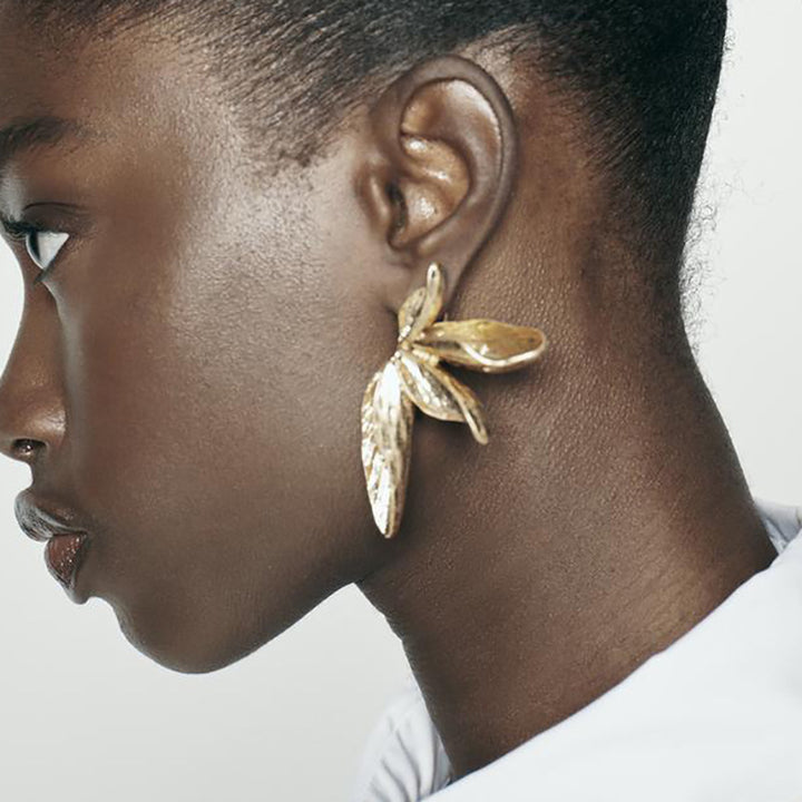 Elorine Veil Stud Earrings