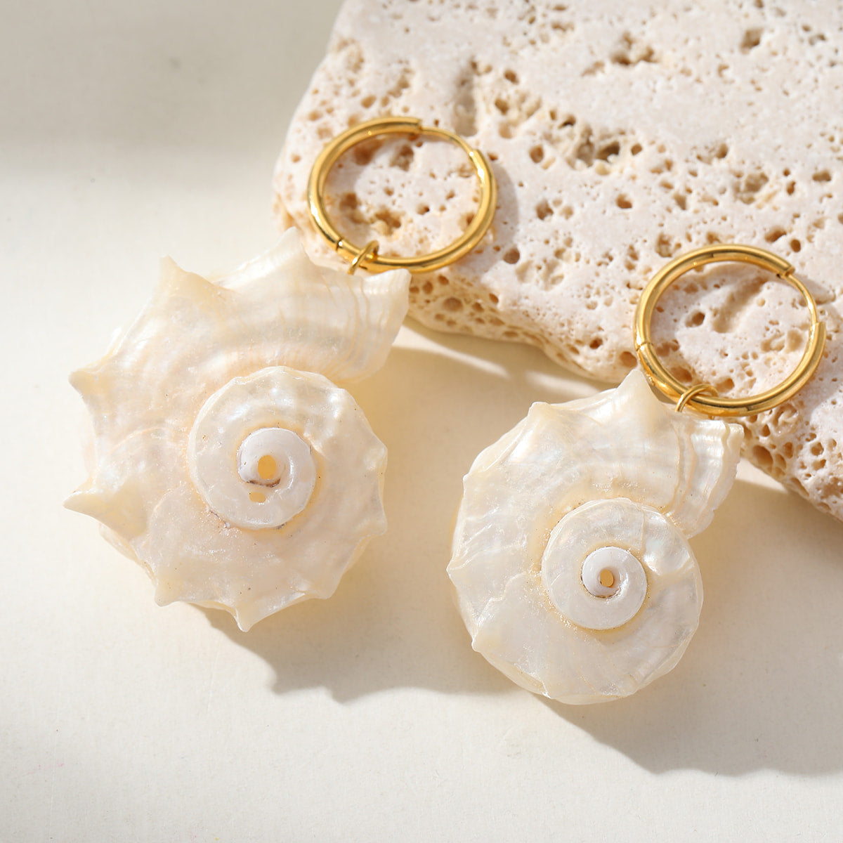 Thalora Spiral Huggies