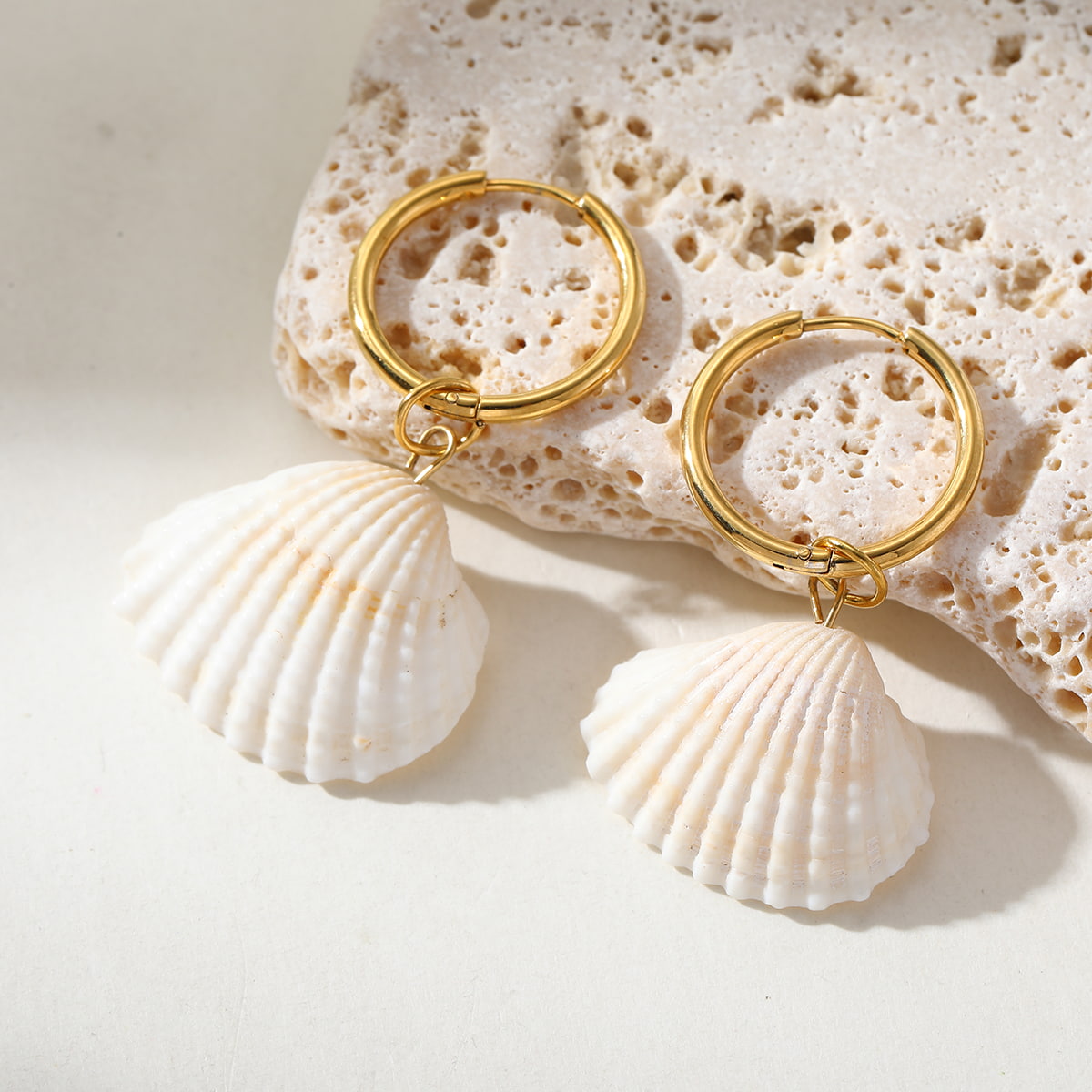 Seabelle Shell Huggies