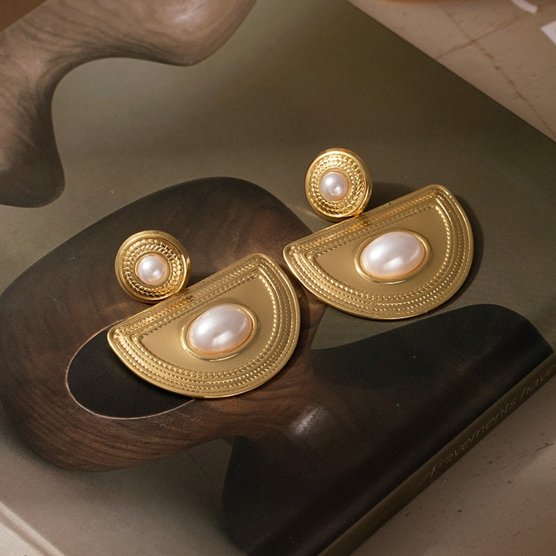 Sahra Crescent Earrings