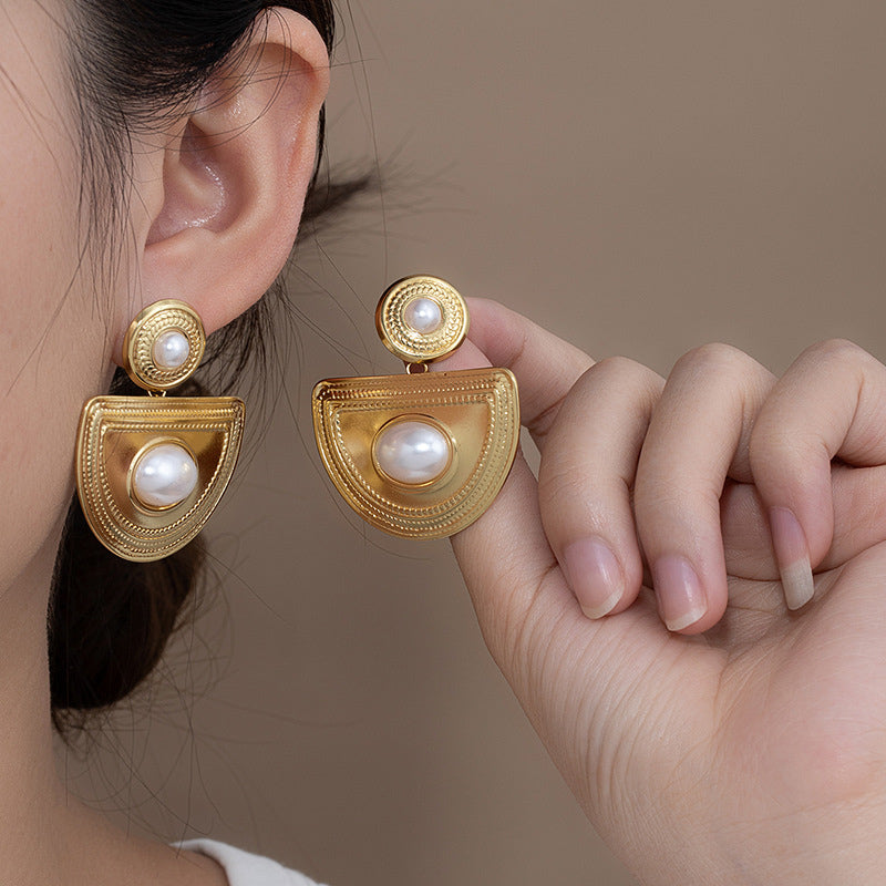 Sahra Crescent Earrings