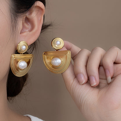 Sahra Crescent Earrings